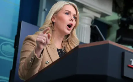 ‘Always Foaming at the Mouth’: Karoline Leavitt Returns with a Panic-Soaked Warning That Sounded Less Like a Briefing, and More Like a Confession