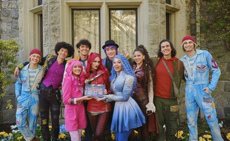 A New Villain, a New Sister and a Stolen Queen of Hearts: Everything We Know About ‘Descendants: Wicked Wonderland’