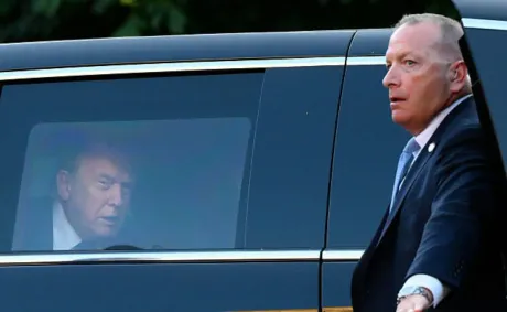 ‘If You Believe This, I’ve Got a Bridge to Sell You’: Trump Posts Glowing Health Report From His Third Hospital Visit in 13 Months, and the Internet Just Found the Crack in the Whole Story