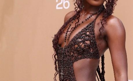 Glitter, Blush, And Boho Waves: Doechii’s Latest Glam Is Festival Beauty Perfection