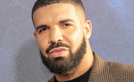 Drake Warns Rivals, Drops Roc Nation Diss on Kick Stream