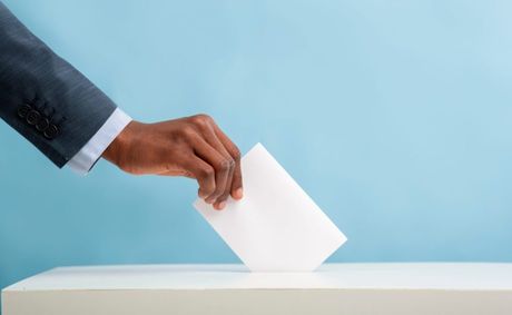 Why has Chicago elected only four Black mayors?