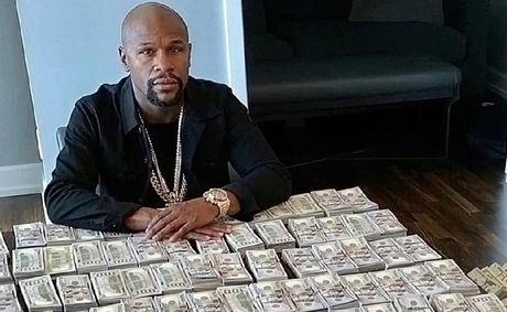 Floyd Mayweather Facing Felony Charges Over $200K Luxury Watch Purchase