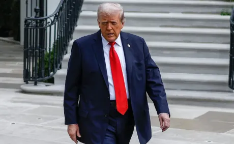 ‘Look!’: Trump Unable to Stay Upright During Shocking G7 Appearance — But it’s What He Does to Foreign Leader Within Arm’s Reach Has Critics Zooming In