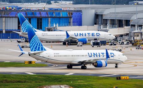 United flight attendants ratify a historic 31% raise