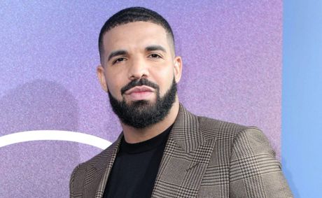 Drake goes viral after FaceTime chug with Uncle Sink