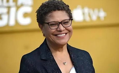 Karen Bass Survives Primary, but Wildfire Fallout Still Hangs Over Runoff