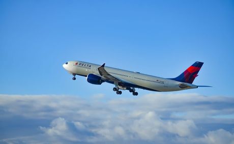 Delta flight to Florida delayed 3 hours after odor