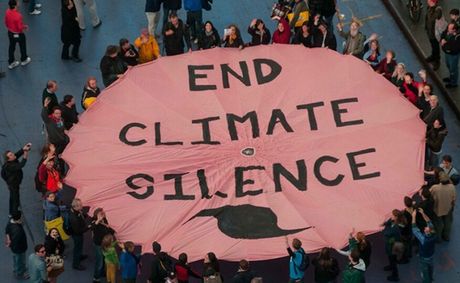 Scientists, organizers fight opposition to climate change