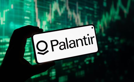 Why is Palantir stock falling despite big growth?