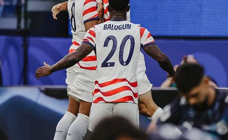 U.S. opens World Cup with a dynamic 4-1 victory