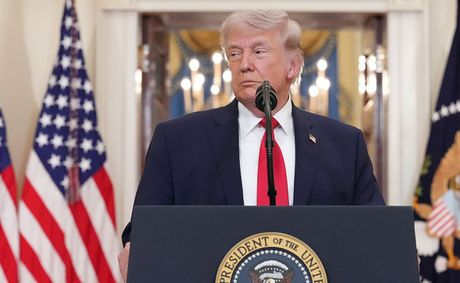 ‘Went Off the Deep End’: Trump Spirals in 19 Unhinged Posts Before Hospital Visit, Appears to Leak a Private DM, Then Returns and Repeats One Bizarre Move That Has People Convinced He’s ‘Completely Demented’