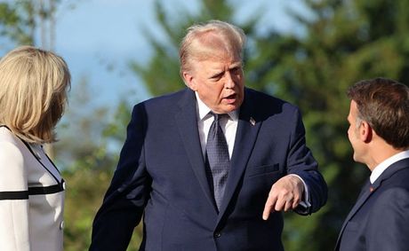 ‘Wow’: Trump Skips a Handshake Rematch With a World Leader He Lost to — But Tries His Luck With the Man’s Wife, and Cameras Catch His Brutal Defeat
