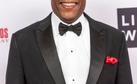 Byron Allen eyes Starz after BuzzFeed deal