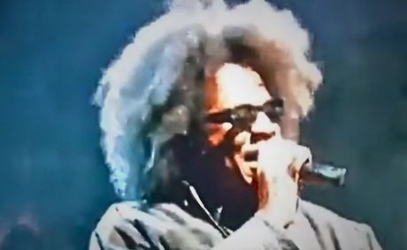 Jay-Z Debuts New Afro Look At Roots Picnic, Smokes&nbsp; Drake & Damon Dash With Vicious Bars