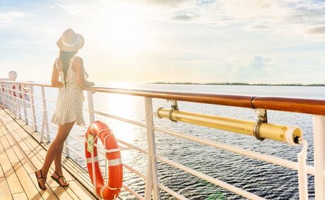 She quit her job to live on cruise ships and pays less