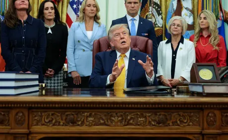 ‘I Should Be Entitled to It!’: Trump Blurts Wild Declaration on Live TV — But the Woman Behind Him Steals the Show with One Awkward Reaction