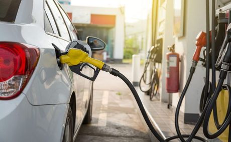 Massachusetts gas prices fall below $4 for the first time
