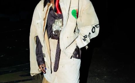 From Summer To Fall In One Swipe: Lauryn Hill’s Plum Lip Is The Ultimate Seasonal Beauty Inspiration