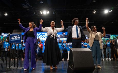 Top Democrats stump for Pearson at Memphis rally