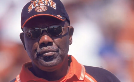 Oklahoma State coaching pioneer Bob Simmons dies at 77