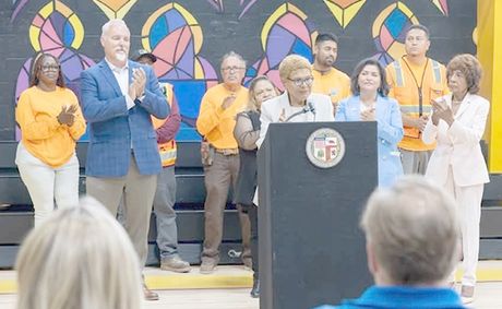 Public housing residents receive free air conditioners Public housing residents receive free air conditioners