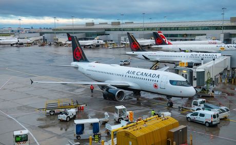 Air Canada flight makes urgent landing in Boston