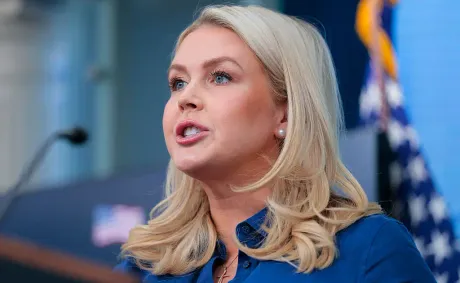 ‘Do They All Turn Orange?’: Karoline Leavitt Dodges Bombshell Question on Live TV; Reporters Immediately Noticed What She Refused to Say, and She Crumbles As They All Push Back