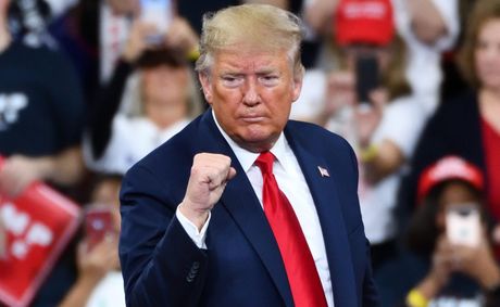 Oil prices drop 4% as Trump signals progress