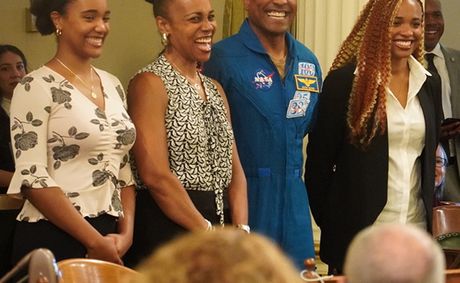Legislature welcomes astronaut Glover, family to State Capitol