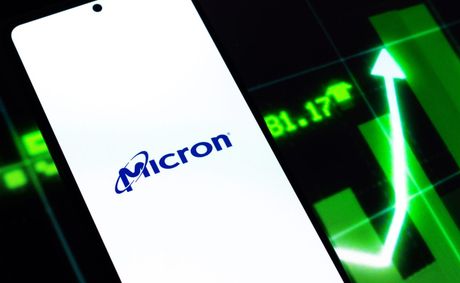 Micron jumps 10% as chip stocks lift VOO