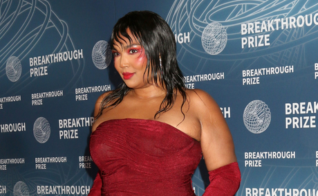 Lizzo sends a sharp message amid Taylor Swift rumors