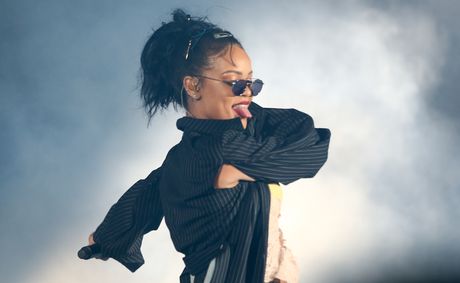 Rihanna’s cryptic post reignites the Drake feud