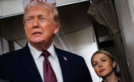 ‘Zoom In’: Karoline Leavitt Shows Off Trump’s $400M Air Force One—Then Eagle-Eyed Fans Notice an Embarrassing Detail Behind Her She Totally Missed