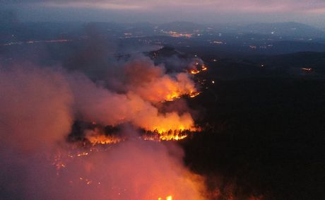 Old Trails Fire jumps Spokane River, triggers Go Now evacuations