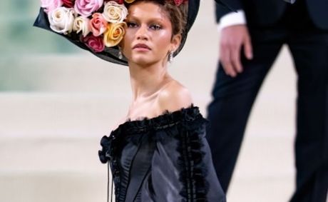 No Bleach Required: How To Get The Runway-Approved Brow Trend Loved By Zendaya And Kylie Jenner
