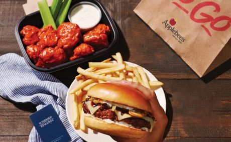Applebee’s Partners with Wyndham Hotels for Free In-Room Delivery