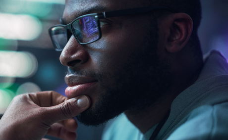 Screen time risks: What it’s doing to your eyes and body