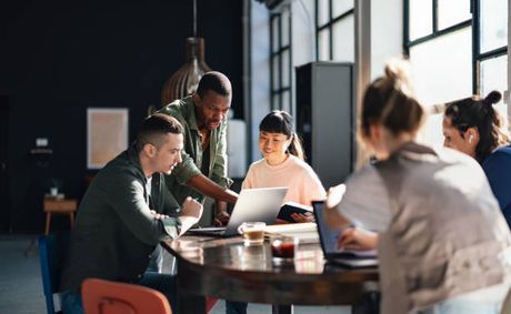 Building Wealth in the Digital Age: How Online Platforms Are Changing the Entrepreneurship Game.