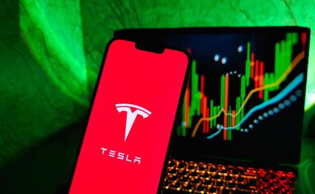Tesla stock: how a $10,000 bet grew 2,700%