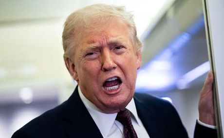 ‘Definitely Having a Breakdown’: Trump’s Obsession With Himself Hits a Sickening New Low — Then Eagle-Eyed Fans Rip Apart the Explosive Detail He Hoped You would Notice