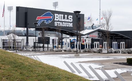 Why the Bills banned one legend from their new ‘Family Circle’ Wall of Honor
