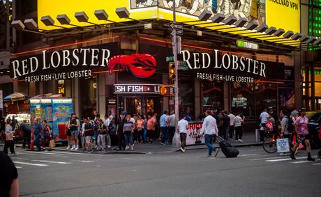 Red Lobster’s brutal comeback fight hinges on unproven AI bets