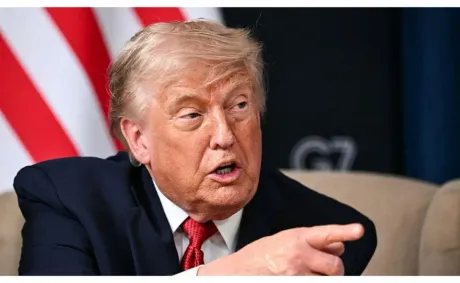 ‘Pass it Down!’: Trump Barely Lets Executive Finish Before Demanding to See His Expensive Gift — Then Starts Rushing the Room When They Take Too Long