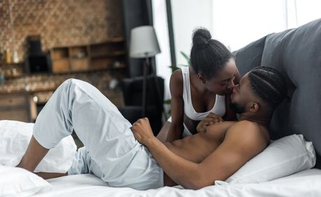 5 silent bedroom habits that slowly kill your relationship