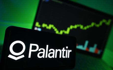 Palantir stock: is the 25% drop a brilliant buy signal?