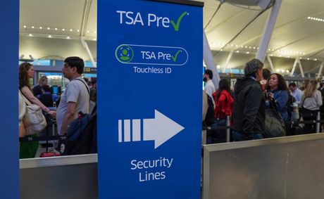 Tampa airport joins bold shift to private TSA screening