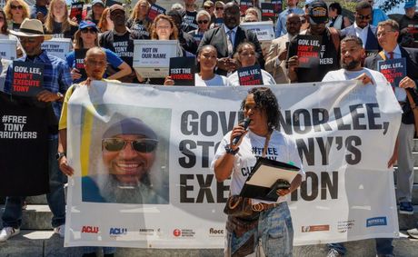‘Botched’ lethal injection causing health issues for Tony Carruthers, his family and attorneys say